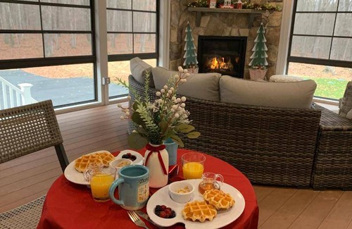 Lakeville Bed & Breakfast | Bed and breakfast ∙ 5 guests