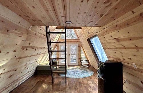 Stanton Cabin | Cabin ∙ 1 bedroom ∙ 2 guests