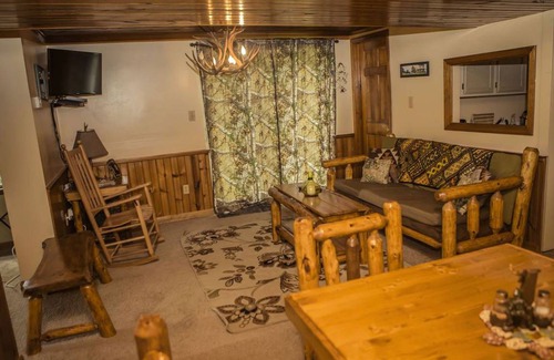 Laurelville Cabin | Cabin ∙ 2 bedrooms ∙ 4 guests