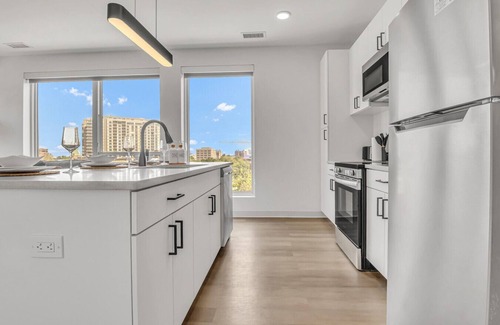 University Circle Apartment | Calm & Serene 2BR | Cleveland Clinic