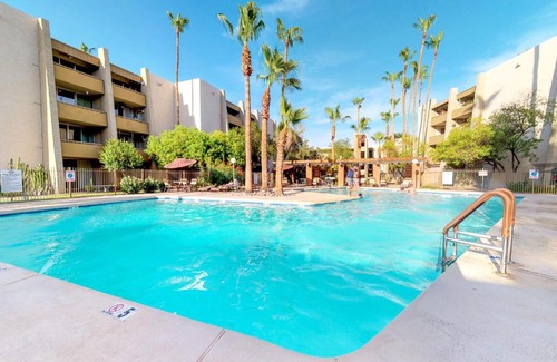 South Scottsdale House | Camelback Condos
