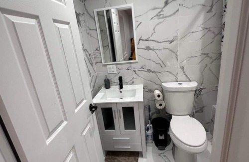 South Jamaica House | Charming 1-bedroom house with AC, WiFi in Queens