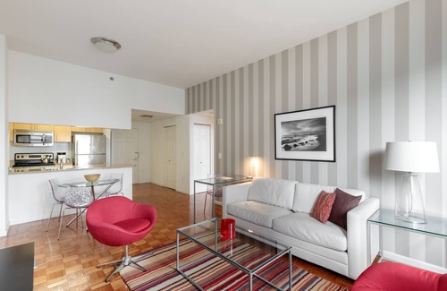 Downtown Jersey City Apartment | Charming 1 Bedroom 10 Minutes to Downtown NYC