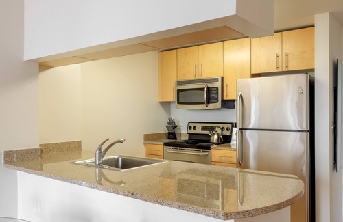 Downtown Jersey City Apartment | Charming 1 Bedroom 10 Minutes to Downtown NYC