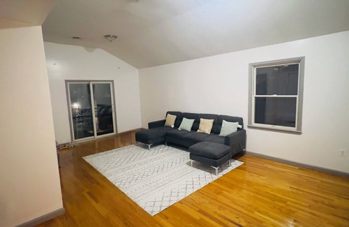 Jersey City Apartment | Charming 3-bedroom apartment with AC, WiFi in delightful Jersey City