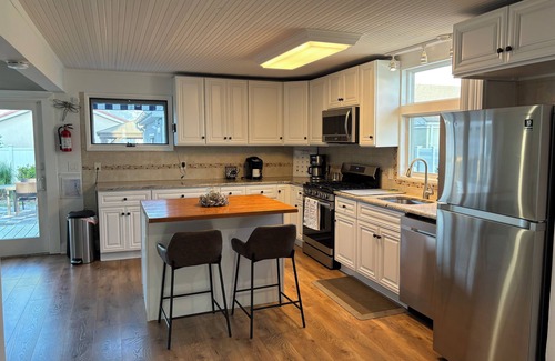 Point Pleasant Beach House | Charming 3 Blocks from Point Pleasant Beach and boardwalk 5BR 3Bath Sleeps 15