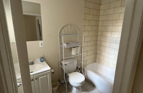 North Philadelphia West Apartment | Chic 1-bedroom apartment with AC, WiFi in marvelous Philadelphia
