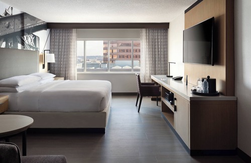 Covington Hotel | Cincinnati Marriott at RiverCenter