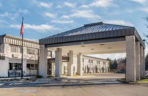 Jamestown Hotel | Clarion Pointe Jamestown - Falconer