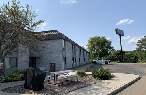Jamestown Hotel | Clarion Pointe Jamestown - Falconer