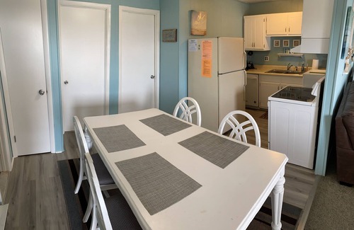 Ocean City Condo | Clean, Comfortable 2 bedroom condo on bayside. Pool, Wifi
