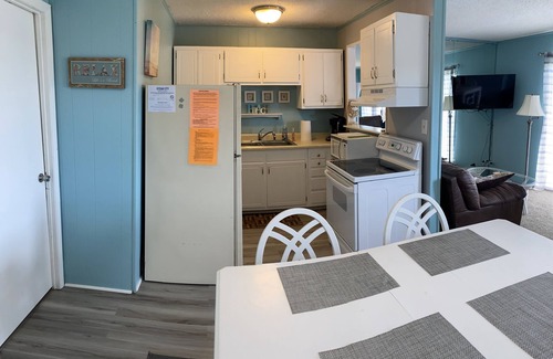 Ocean City Condo | Clean, Comfortable 2 bedroom condo on bayside. Pool, Wifi
