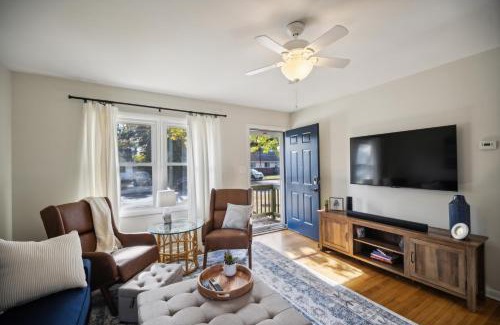 Buckroe Beach House | Comfy Coastal Getaway with Modern Comforts home