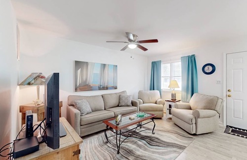 Caine Woods Condo | Condo ∙ 2 bedrooms ∙ 6 guests