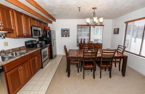 Champion Condo | Condo ∙ 3 bedrooms ∙ 12 guests