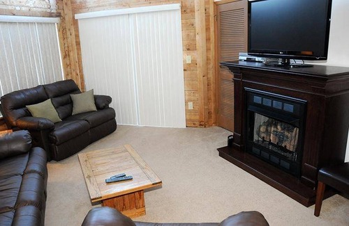 Seven Springs Condo | Condo ∙ 4 bedrooms ∙ 10 guests