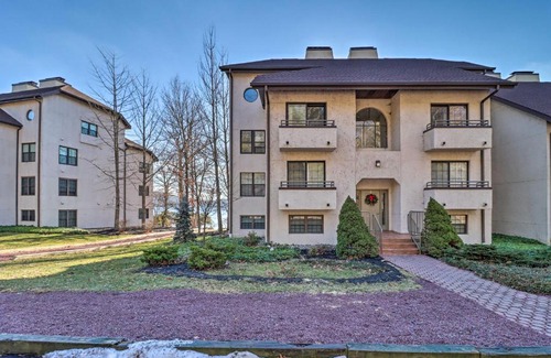 Lake Harmony Apartment | Condo on Big Boulder Lake Less Than 1 Mi to Slopes!