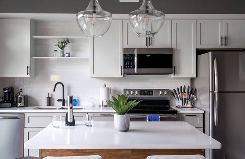 Ohio City Condo | Condo with In-Suite Laundry- Mins from Downtown E6