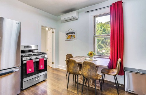 Lodi Apartment | Cozy 2-bedroom apartment in charming Lodi with AC ,washer and dryer 85 inch TV !