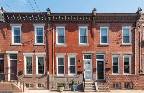 Graduate Hospital Apartment | Cozy studio with AC and WiFi in vibrant south Philly