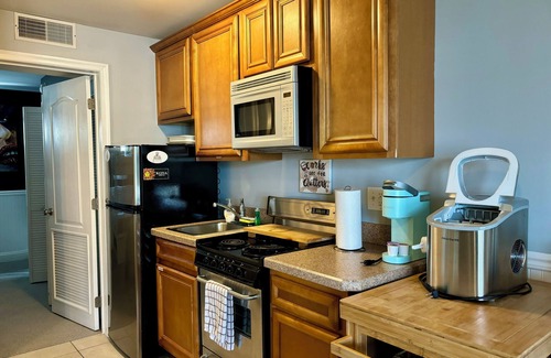 Wildwood Crest Condo | Cozy Wildwood Crest Escape–2 Blocks to the Beach & Steps from a Sparkling Pool!