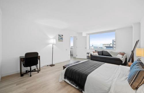 Atlantic City Apartment | CozySuites Seaside Condo 2BR3BA Condo Showboat