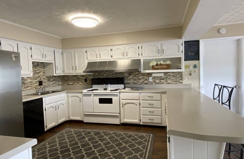 La Follette House | Dream-innnNorris lake Front, Gentle Grade, Breathtaking View, Covered Slip