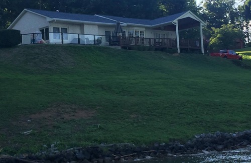 La Follette House | Dream-innnNorris lake Front, Gentle Grade, Breathtaking View, Covered Slip