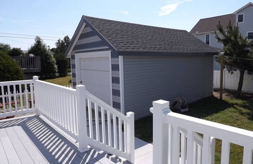 Avalon House | Enjoy a classic seashore vacation in this perfectly situated, rustic 4 BR, expanded cottage