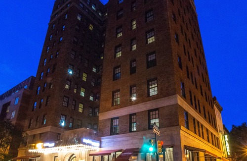 Gayborhood Hotel | Fairfield Inn & Suites by Marriott Philadelphia Downtown/Center City