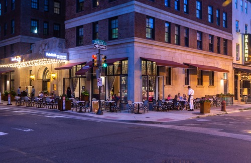 Gayborhood Hotel | Fairfield Inn & Suites by Marriott Philadelphia Downtown/Center City