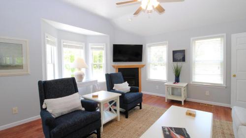 Lower Township House | Fairwinds Cottage