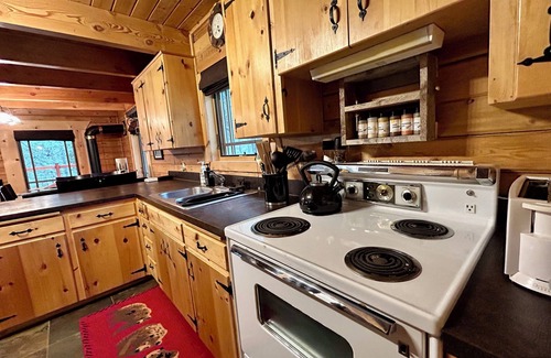 Island Park Cabin | Family Friendly Cabin in Island Park! TWO King Beds! YELLOWSTONE NATIONAL PARK