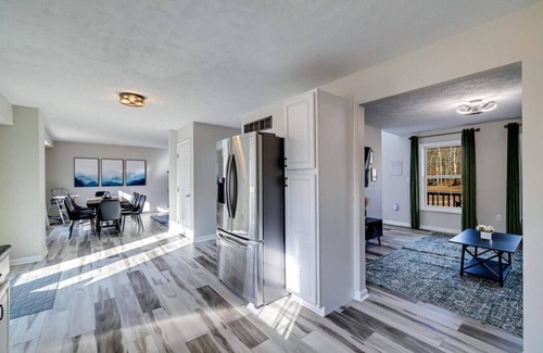 Cresco House | Family Retreat w/Pool & Views!