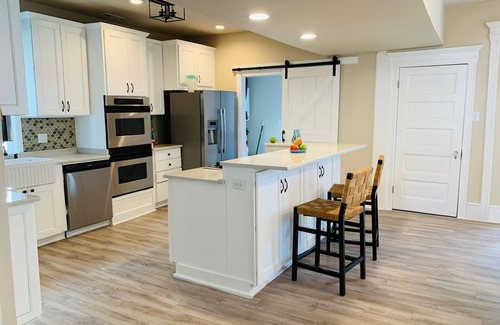 Ventnor City House | Family-Sized with Bay Views and Close to Beach
