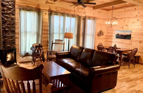Marienville House | Farmhouse ∙ 2 bedrooms ∙ 5 guests