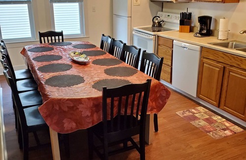 Ann Acres House | Flexibility, Great Value 7 Bedrm, 4 Bath, Home, Beach 2.5 Blocks