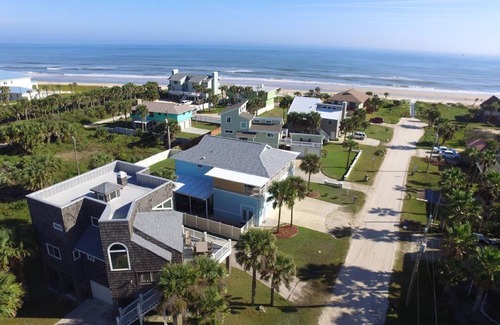 Marineland Acres House | Footsteps to the Beach - Sleeps 8-Quiet Beach in The Hammock