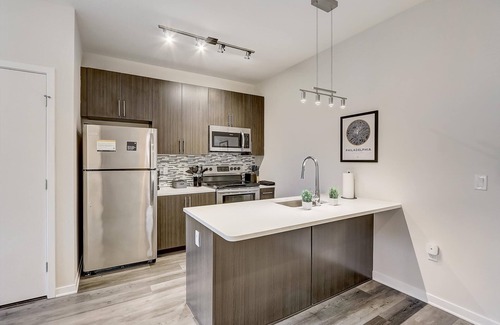 Brewerytown Apartment | Frontdesk | 1 BR Apt by Brewerytown Square