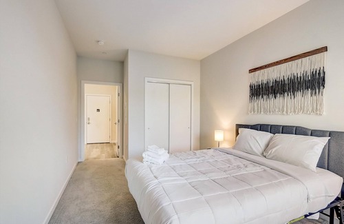 Brewerytown Apartment | Frontdesk | 1 BR Apt by Brewerytown Square