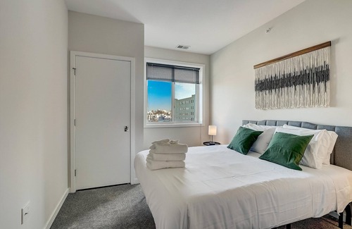 Brewerytown Apartment | Frontdesk | 1 BR Apt by Glendinning Rock Garden