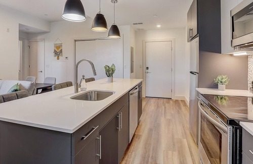Brewerytown Apartment | Frontdesk | 1BR Apt near Philadelphia City Hall
