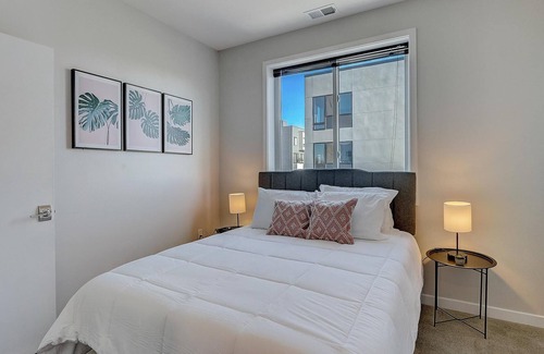 Brewerytown Apartment | Frontdesk | 2 BR Apt near Discovery Center