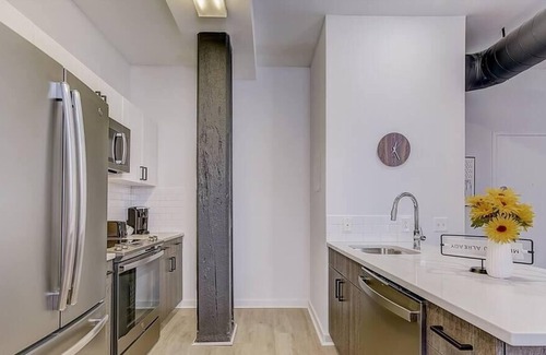 Northern Liberties Apartment | Frontdesk | Chic 2 BR in Northern Liberties