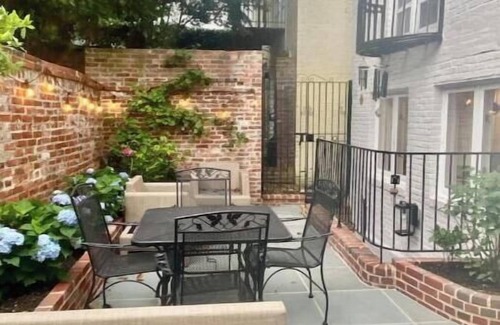 Georgetown House | Gorgeous Georgetown entire Row Home with elevator