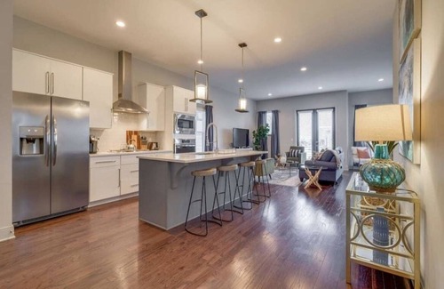 Edgehill House | Gorgeous Nashville Home, 2miles to Lower Broadway