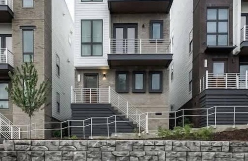 Edgehill House | Gorgeous Nashville Home, 2miles to Lower Broadway