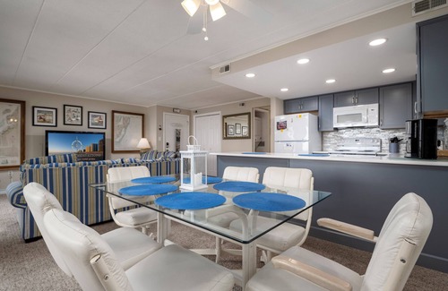 Midtown Ocean City Condo | Great bayfront location that is steps from the Convention Center