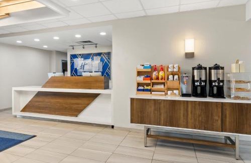 Princeton Hotel | Holiday Inn Express Princeton/I-77 by IHG