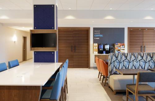 Linden Hotel | Holiday Inn Express & Suites Linden by IHG